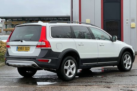 Volvo XC70 2.4 D5 SE Lux Estate 5dr Diesel Auto AWD Euro 6 (s/s) (220 ps) 7