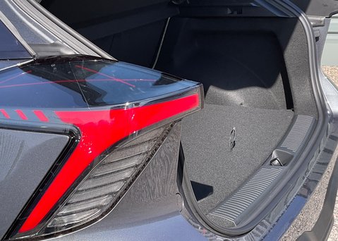 MG MG4 EV 64kWh PREMIUM LONG RANGE 10