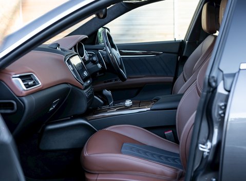 Maserati Ghibli GranLusso 15