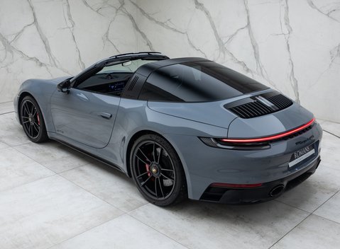 Porsche 911 Targa 4 GTS (992) 15