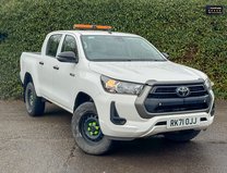 Toyota Hilux Active | 2.4 LT | AC | Sensors | Double Cab | 2