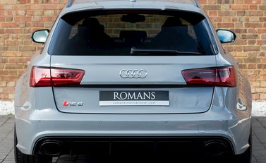 Audi RS6 Avant Performance 5