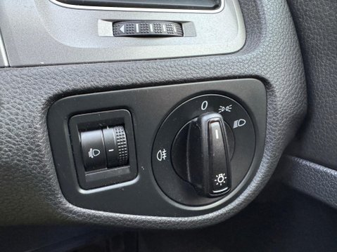 Volkswagen Golf 1.2 TSI BlueMotion Tech S Euro 5 (s/s) 5dr 27