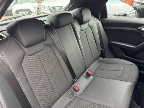 Audi A1 S LINE 35 TFSI S-A 33
