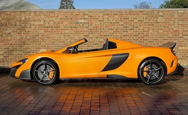 McLaren 675 LT Spider 25