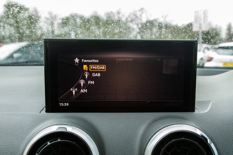 Audi Q2 TFSI TECHNIK 23