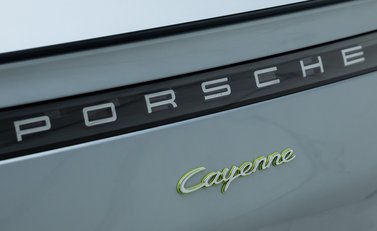 Porsche Cayenne E-Hybrid Coupe 32