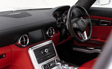 Mercedes-Benz SLS AMG 14