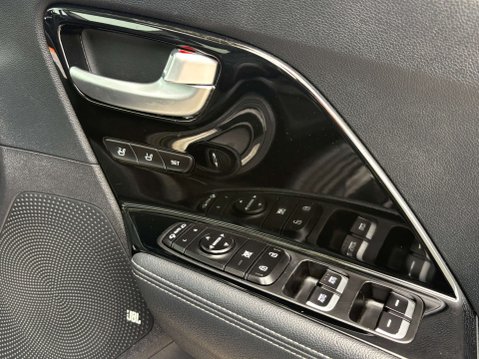 Kia Niro 1.6 Niro 4 HEV Semi-Auto 5dr 22