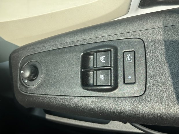 Vauxhall Movano MWB L2H2 Medium Roof Prime Air Con Ply Lined Sensors EURO 6 24
