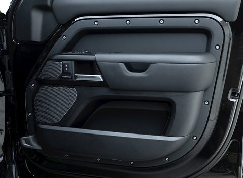 Land Rover Defender 110 V8 21