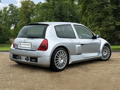 Renault Clio RENAULTSPORT V6 5