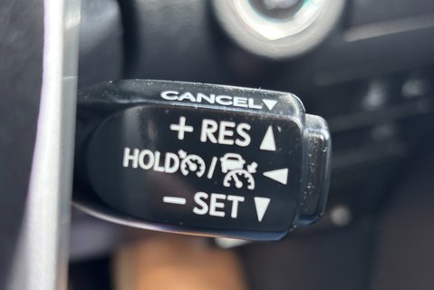 Toyota Hilux Invincible 4WD D-4D Double Cab Pickup 19