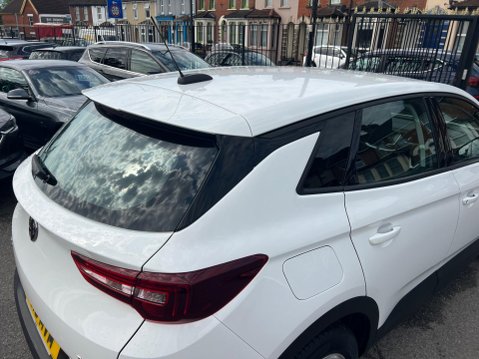 Vauxhall Grandland X 1.2 Turbo SE Euro 6 (s/s) 5dr 17