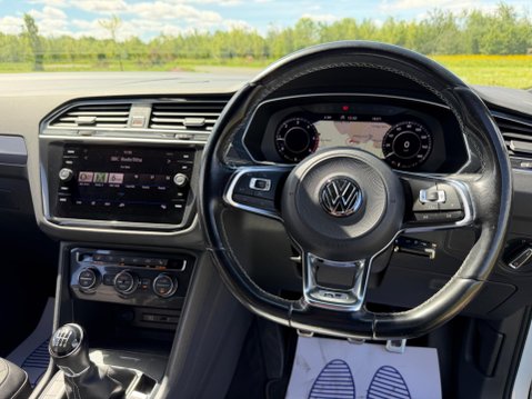 Volkswagen Tiguan 2.0 TDI R-Line Euro 6 (s/s) 5dr 57