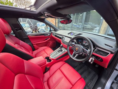 Porsche Macan 3.0 Macan S D Semi-Auto 4WD 5dr 35