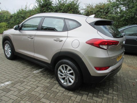 Hyundai TUCSON 2.0 CRDi SE Nav 4WD Euro 6 5dr 8