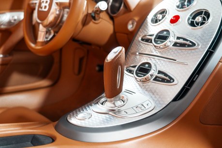 Bugatti Veyron GRAND SPORT. FRESH SERVICE. EX BUGATTI DISPLAY CAR. OUTSTANDING PROVENANCE 52