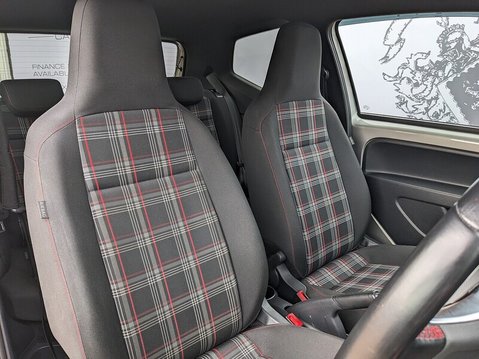 Volkswagen Up TSI up! GTI 14