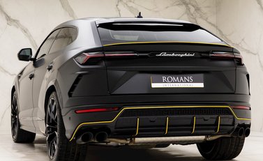 Lamborghini Urus 3
