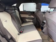 Bentley Bentayga 4.0 V8 SUV 5dr Petrol Auto 4WD Euro 6 (s/s) (550 ps) 36