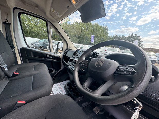 Citroen Relay MWB L2H2 (SOLD CM) Medium Roof Enterprise 35 Air Con Camera Sensors EURO 6 15