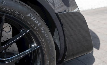 Porsche 918 Spyder Weissach 32