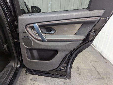 Land Rover Discovery Sport 2.0 Discovery Sport R-Dynamic S D Auto 4WD 5dr 61