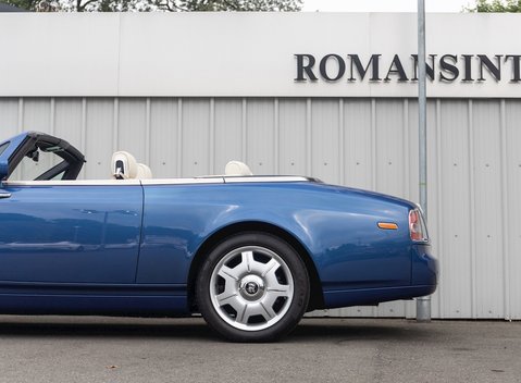 Rolls-Royce Phantom Drophead Coupe 30