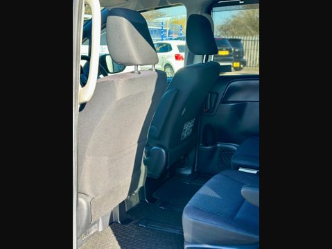 Toyota Noah Hybird 7 Seaters 40