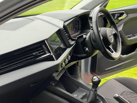 Audi A1 SPORTBACK TFSI TECHNIK 4