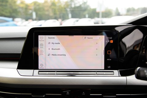 Volkswagen Golf LIFE TSI 27