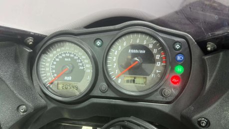 Kawasaki Z ZR750 2005 ONLY 20K NEW MOT SERVICED COMMUTER BIKE 750CC 9