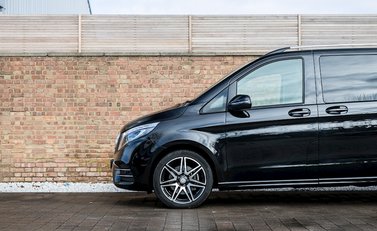 Mercedes-Benz V Class D AMG Line (Extra Long) 7