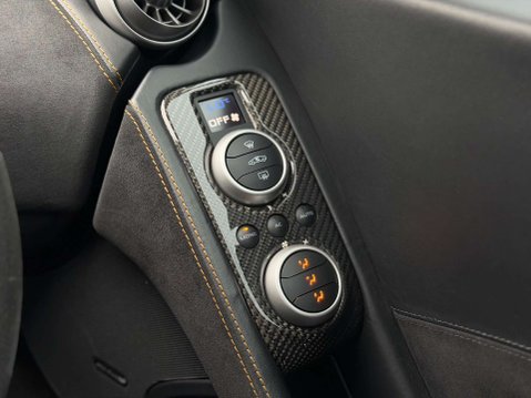 McLaren MP4-12C 3.8T V8 Coupe 2dr Petrol SSG 39
