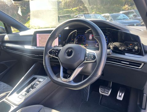 Volkswagen Golf 2.0 Golf R-Line TDI Semi-Auto 5dr 19