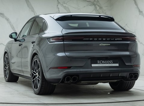 Porsche Cayenne E-HYBRID coupe 10