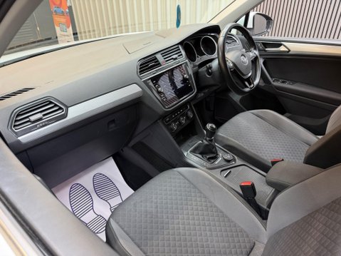 Volkswagen Tiguan 2.0 TDI SE Navigation 4Motion Euro 6 (s/s) 5dr 53