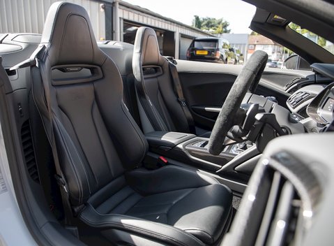 Audi R8 V10 Plus Spyder 14