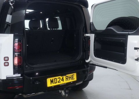 Land Rover Defender 3.0 Defender X-Dynamic HSE D MHEV A 4WD 5dr 75