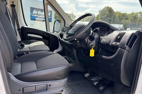 Citroen Relay 33 L1H1 X 120 ps BlueHdi Panel Van - Racking & Invertor 19