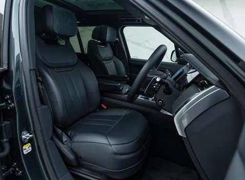 Land Rover Range Rover P530 SV 14