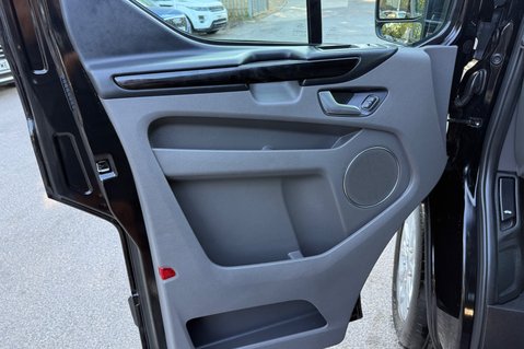 Ford Tourneo Custom 310 TITANIUM L1 - WAV - WHEELCHAIR ACCESSIBLE - LOW MILEAGE - NEW CLUTCH 22