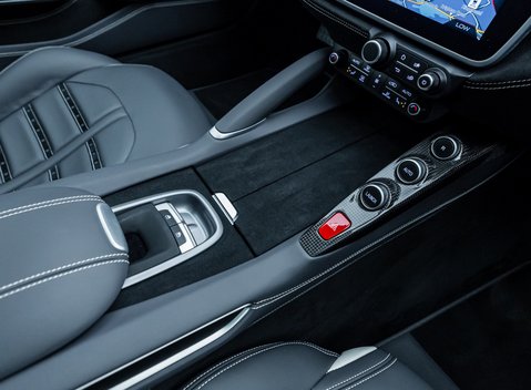 Ferrari GTC4 Lusso V12 17