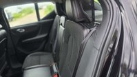 Volvo XC40 2.0 T4 Momentum SUV 5dr Petrol Auto AWD Euro 6 (s/s) (190 ps) 7
