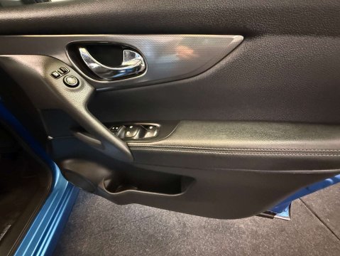 Nissan Qashqai 1.3 Qashqai N-Connecta DiG-T 5dr 14