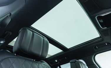 Land Rover Range Rover P565 SVAutobiography Dynamic Black 7