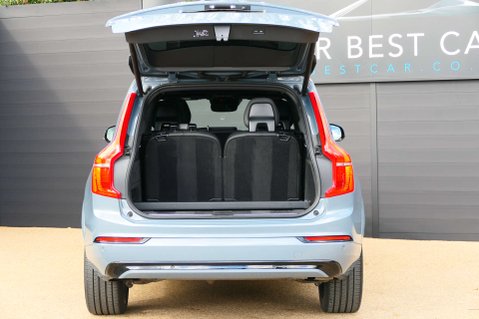 Volvo XC90 2.0 XC90 R-Design B5 MHEV AWD Auto 4WD 5dr 17