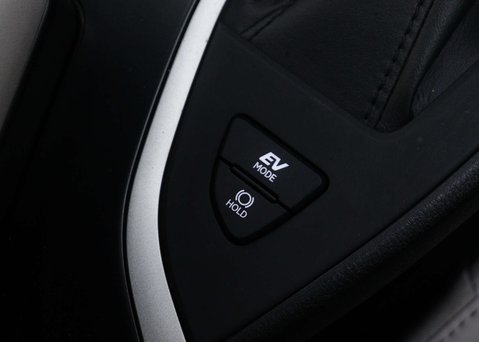 Lexus Ux 2.0 UX 250H F Sport Design 4x2 CVT 5dr 32