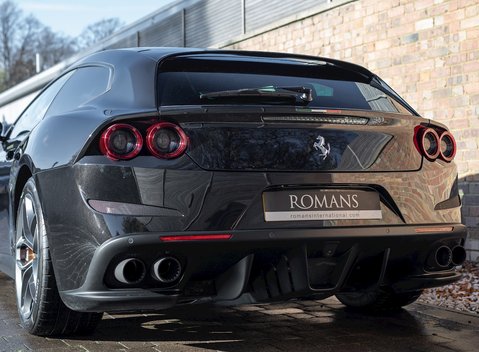 Ferrari GTC4 Lusso 25